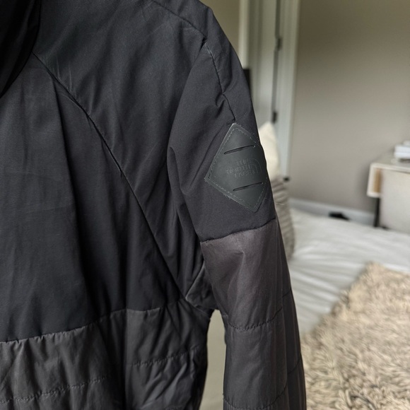 The North Face Puffer Shell Jacket in Gray/Black - Picture 2 of 6